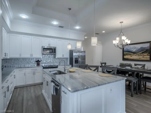 631 100th Ave N, Naples, Florida 34108
