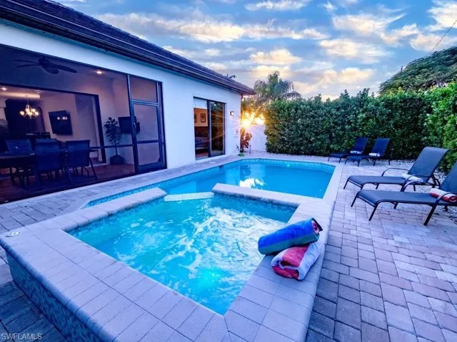 631 100th Ave N, Naples, Florida 34108