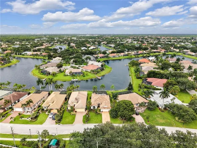 11163 Longshore Way E, Naples, Florida 34119