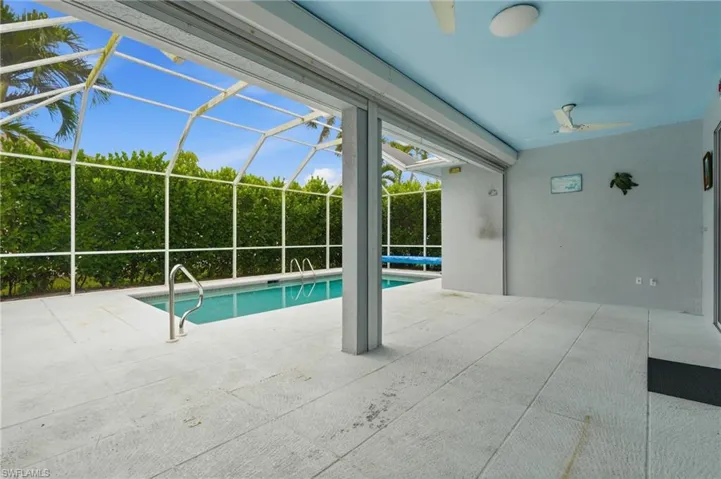 295 Stanhope Cir, Naples, Florida 34104