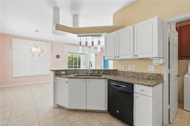 295 Stanhope Cir, Naples, Florida 34104