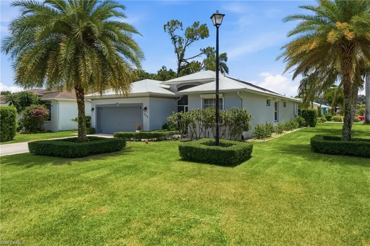 295 Stanhope Cir, Naples, Florida 34104
