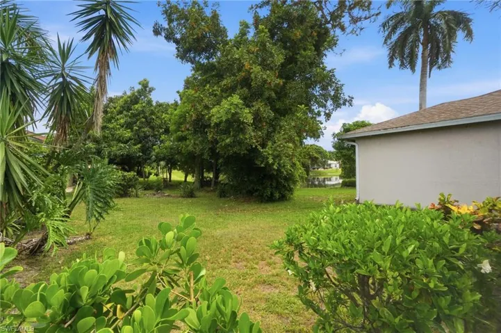 295 Stanhope Cir, Naples, Florida 34104