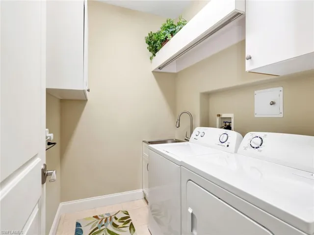 3250  Hamlet  DR, Naples, FL 34105