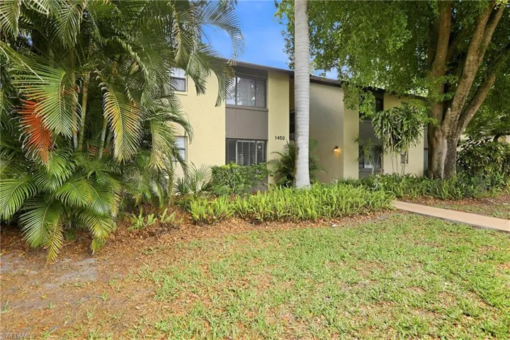 1450 Green Valley Cir 502, Naples, Florida 34104