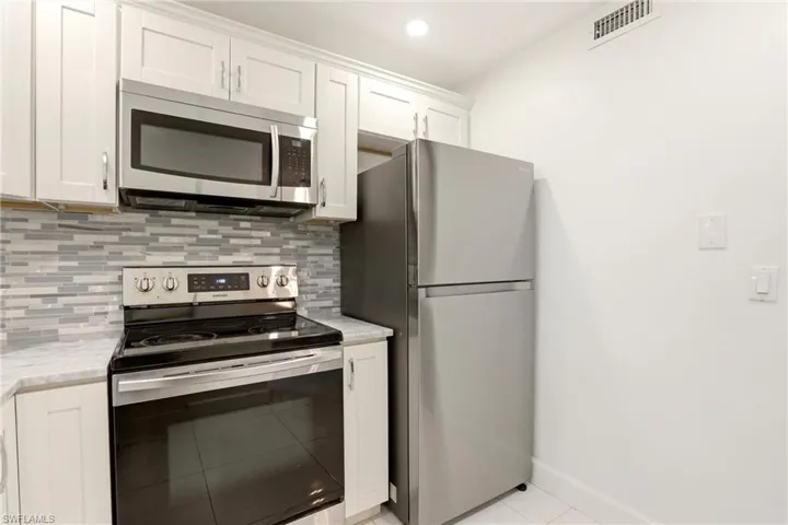 1450 Green Valley Cir 502, Naples, Florida 34104