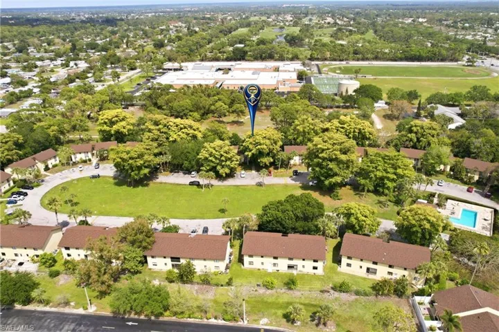 1450 Green Valley Cir 502, Naples, Florida 34104