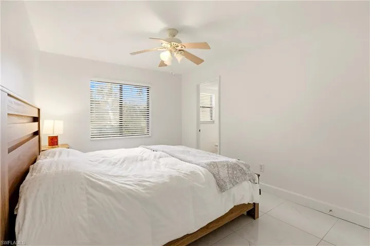 1450 Green Valley Cir 502, Naples, Florida 34104