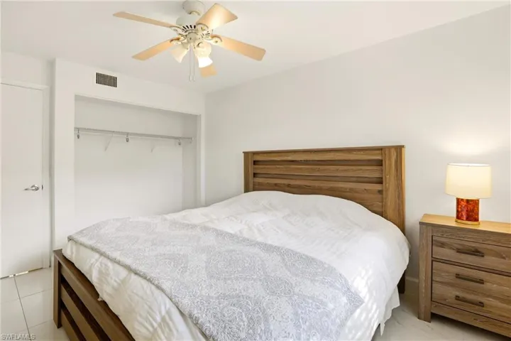 1450 Green Valley Cir 502, Naples, Florida 34104