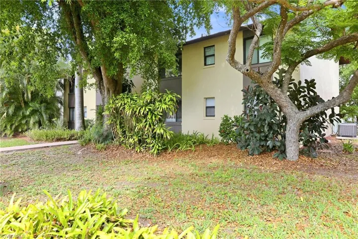 1450 Green Valley Cir 502, Naples, Florida 34104