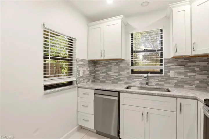 1450 Green Valley Cir 502, Naples, Florida 34104