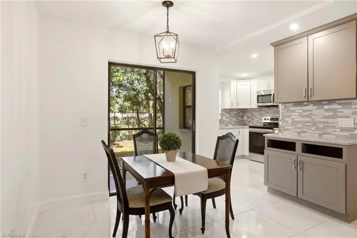 1450 Green Valley Cir 502, Naples, Florida 34104