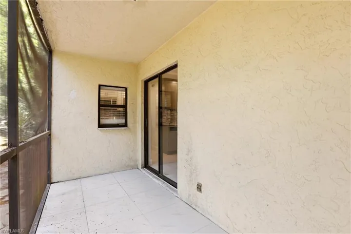 1450 Green Valley Cir 502, Naples, Florida 34104