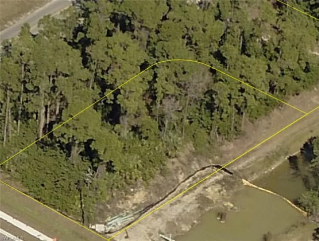 302  Meadow  RD, Lehigh Acres, FL 33973