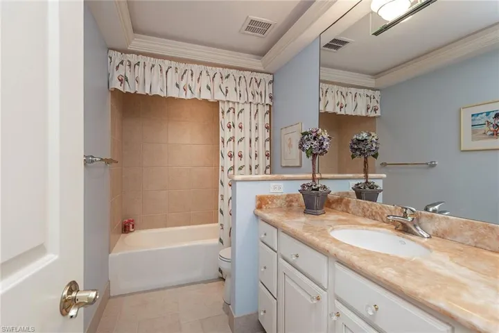 4301 Gulf Shore Blvd N 1900, Naples, Florida 34103