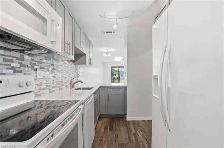 5323 Treetops Dr T203, Naples, Florida 34113