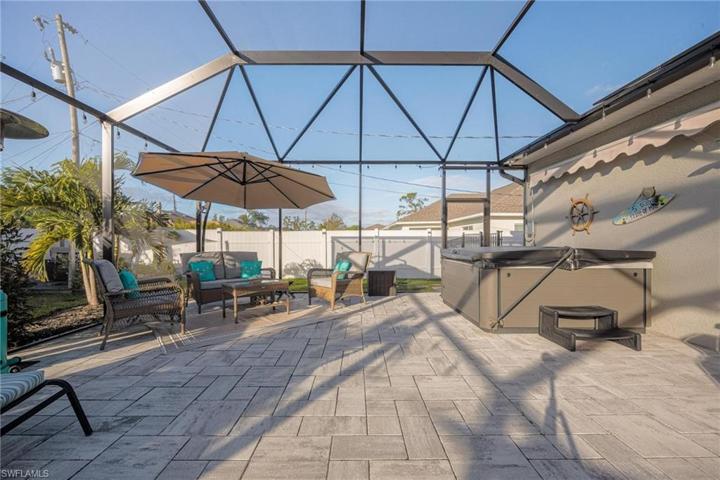 Large Lanai