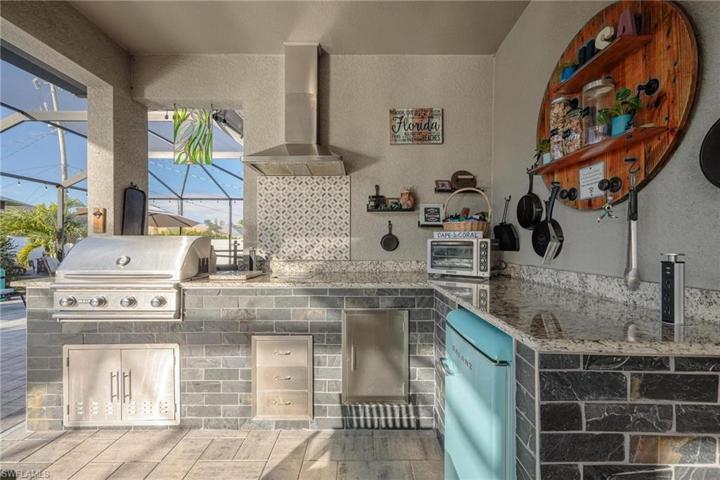 Outdoor Kitchen