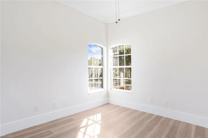 531  21st SW ST, Naples, FL 34117