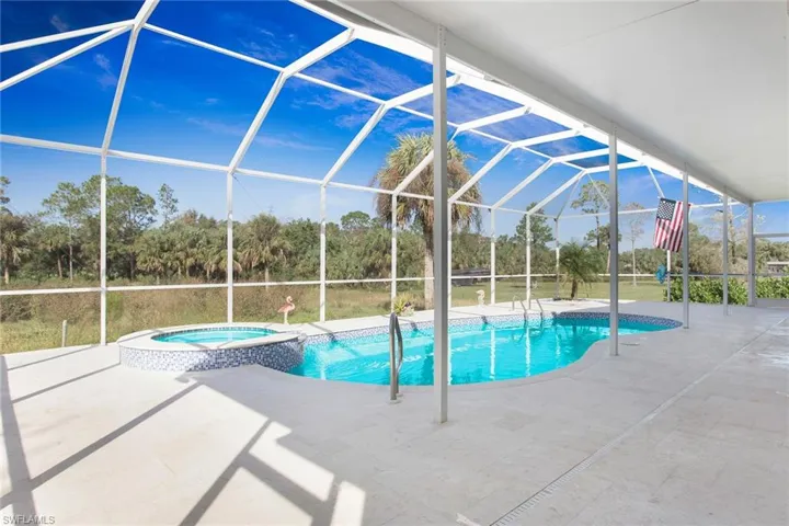 531  21st SW ST, Naples, FL 34117
