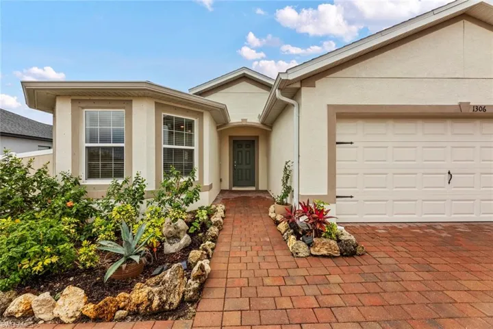 1306 Embers Pkwy W, Cape Coral Fl 33993