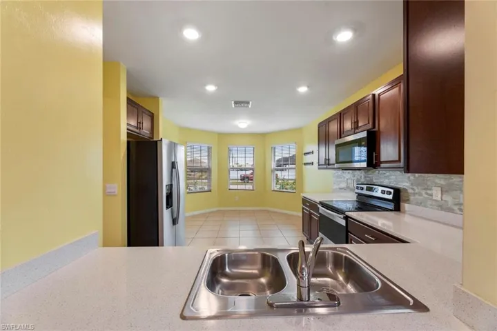 1306 Embers Pkwy W, Cape Coral Fl 33993