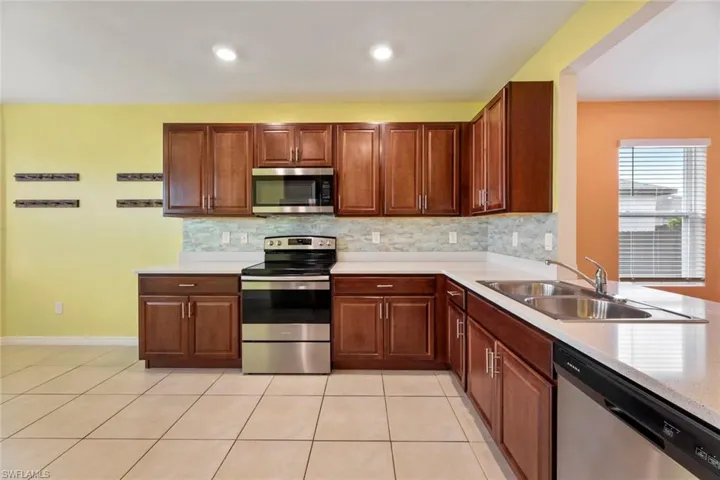 1306 Embers Pkwy W, Cape Coral Fl 33993