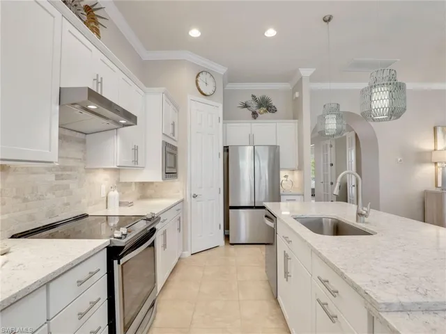 Well Appointed Litchen