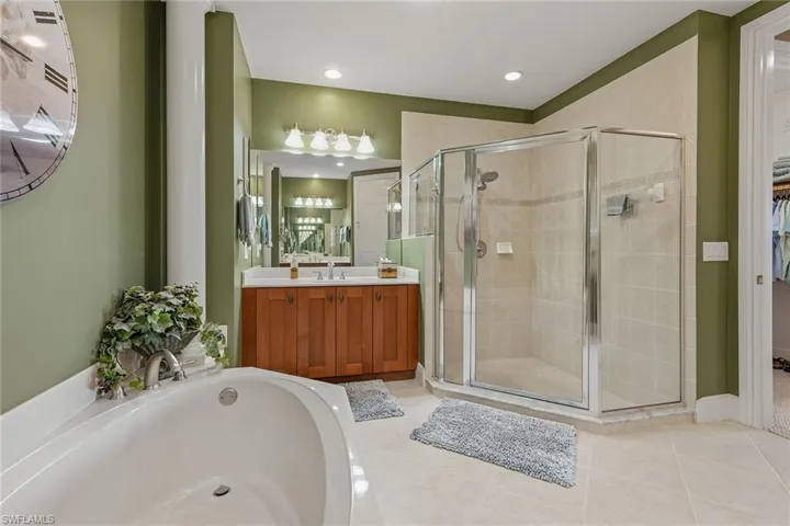9233 Museo Cir 103, Naples, Florida 34114
