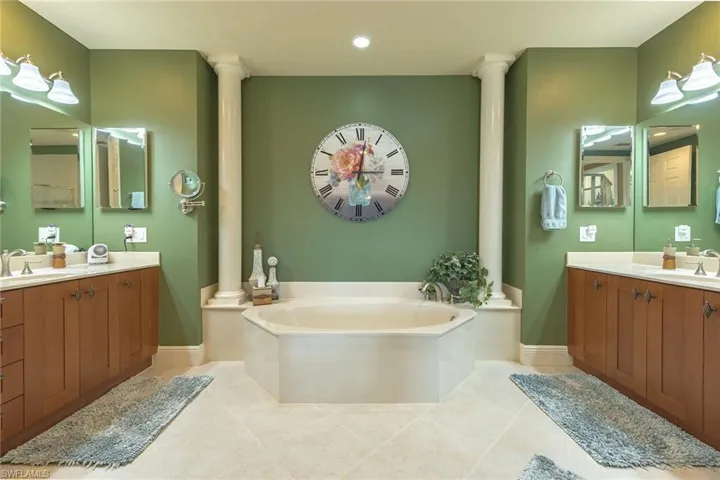 9233 Museo Cir 103, Naples, Florida 34114