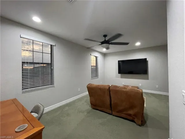 Enclosed upstairs bedroom/bonus room with full bathroom