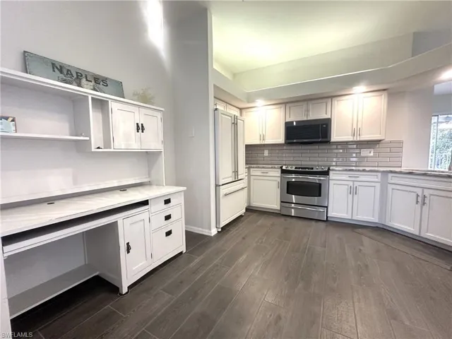 6922 Satinleaf Rd N 203, Naples, Florida 34109