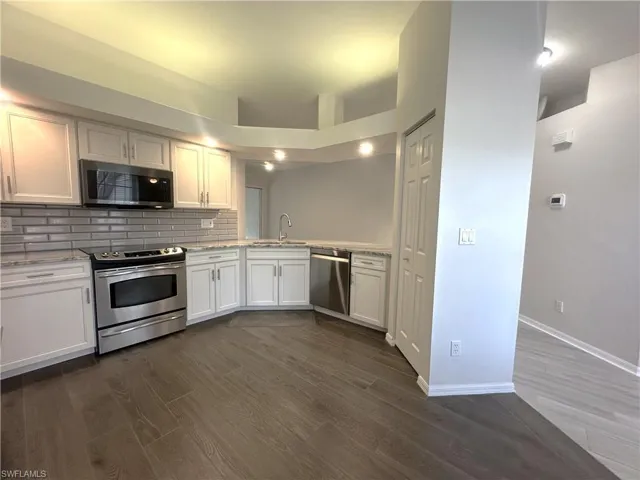 6922 Satinleaf Rd N 203, Naples, Florida 34109