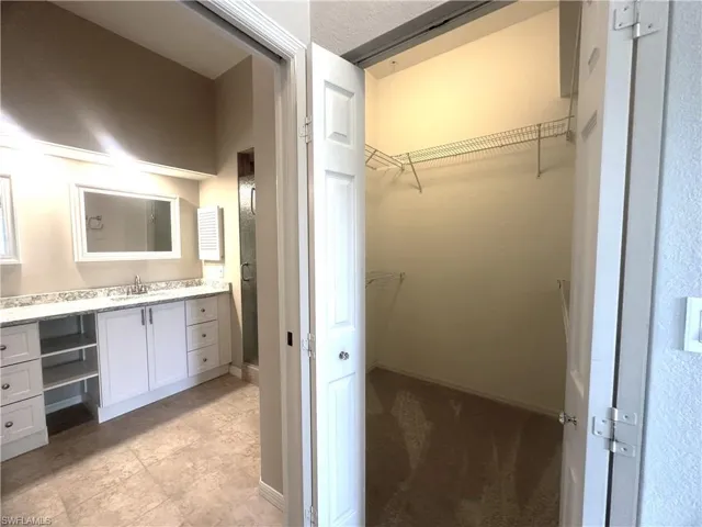 6922 Satinleaf Rd N 203, Naples, Florida 34109