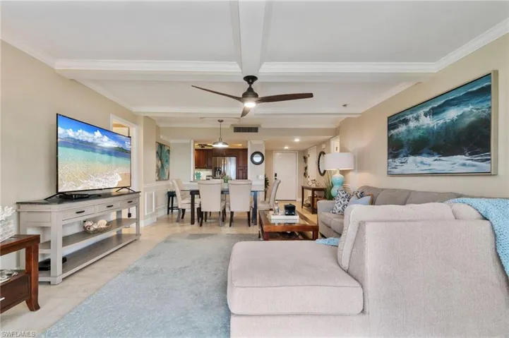 17  Bluebill  AVE, Naples, FL 34108