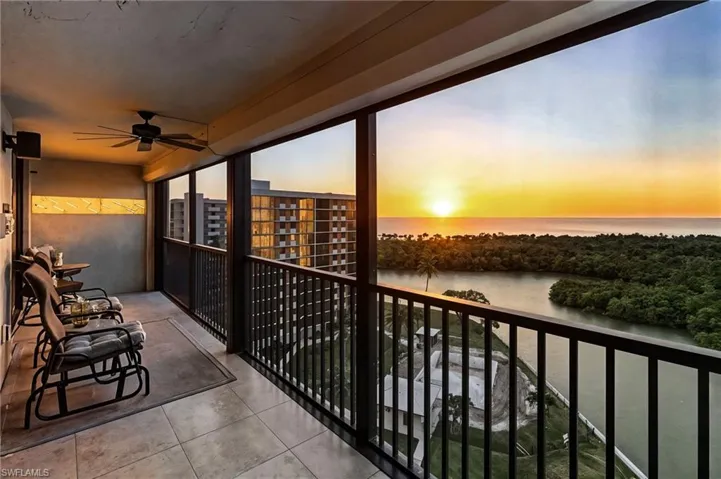 17  Bluebill  AVE, Naples, FL 34108