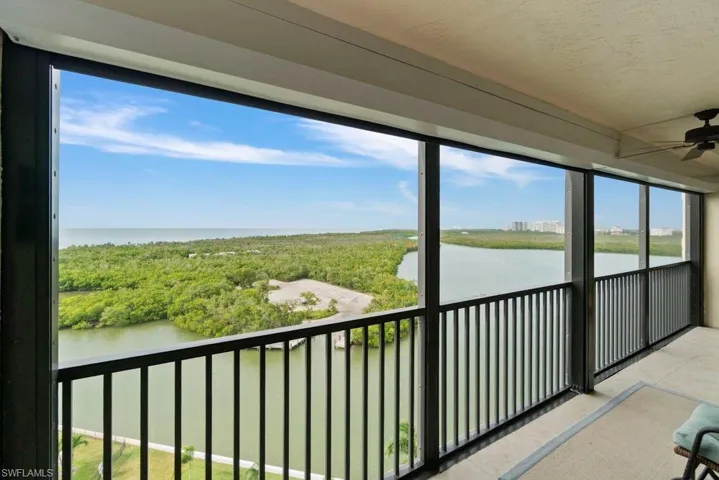 17  Bluebill  AVE, Naples, FL 34108