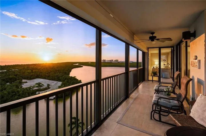 17  Bluebill  AVE, Naples, FL 34108