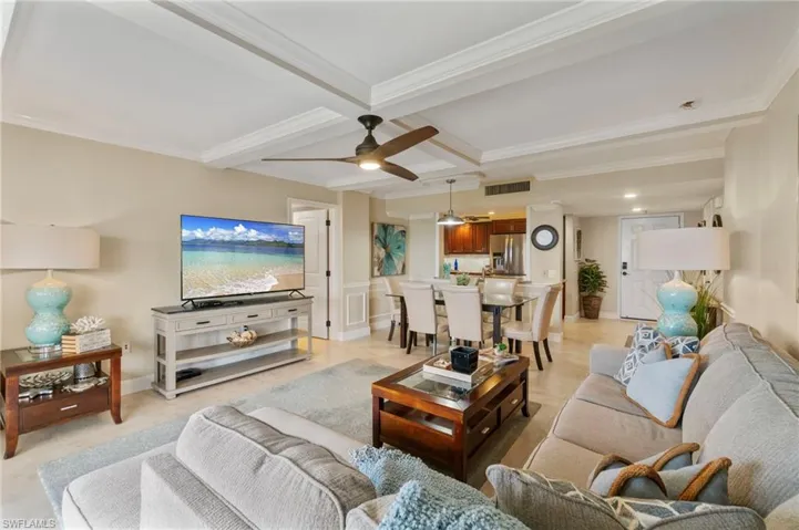 17  Bluebill  AVE, Naples, FL 34108