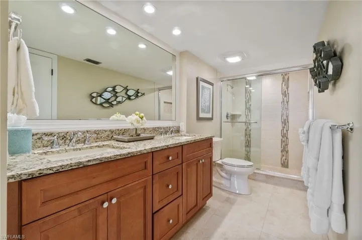 17  Bluebill  AVE, Naples, FL 34108