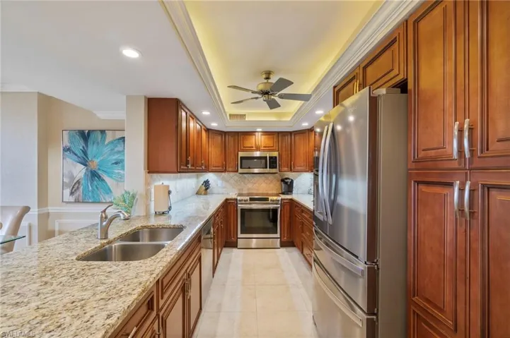 17  Bluebill  AVE, Naples, FL 34108