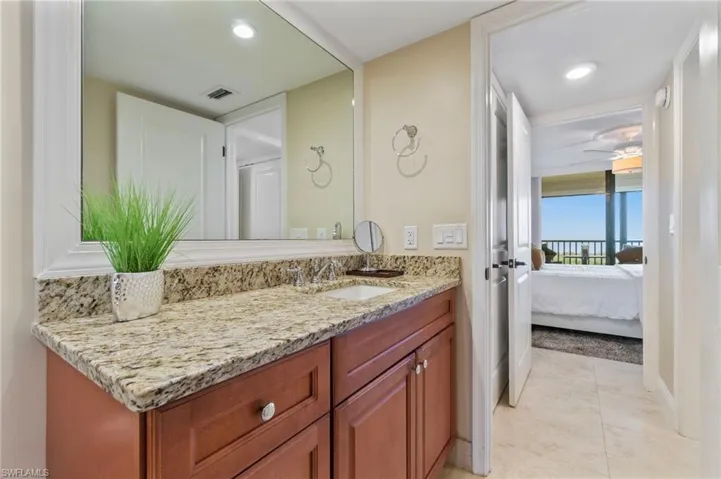 17  Bluebill  AVE, Naples, FL 34108