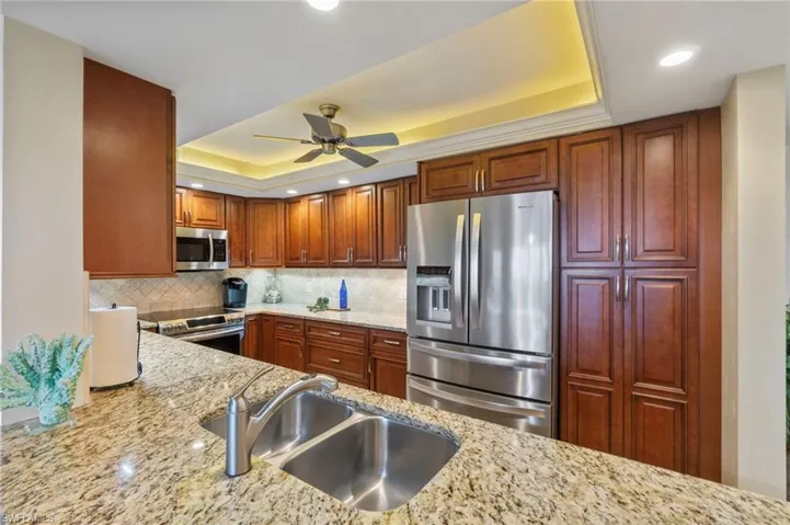 17  Bluebill  AVE, Naples, FL 34108