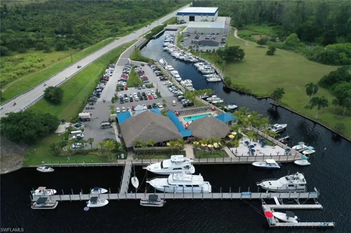 Keep your boat or rent one 15 min away