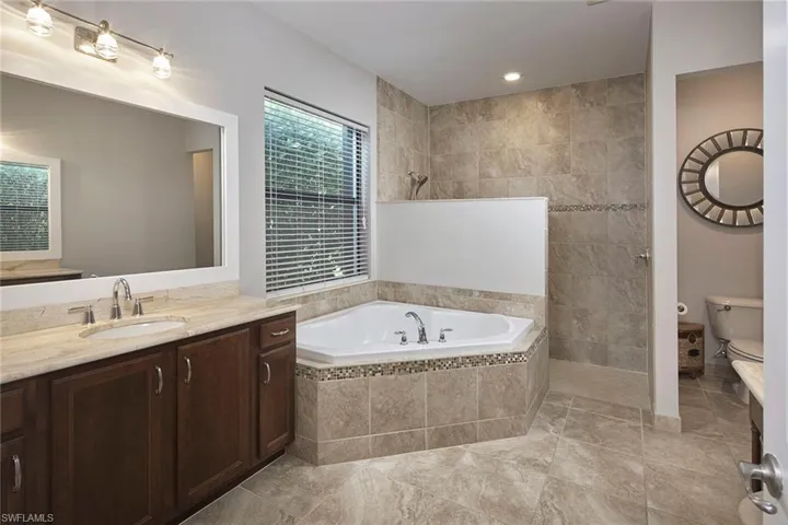 3742 Madeira Ct, Naples, Florida 34119