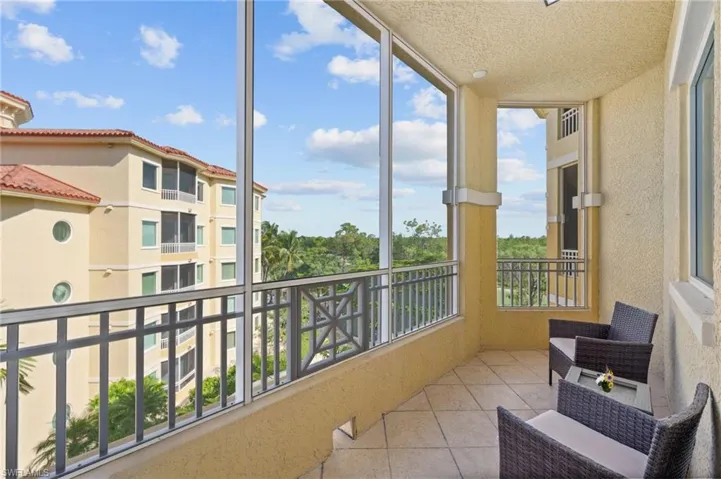 2738  Tiburon E BLVD, Naples, FL 34109