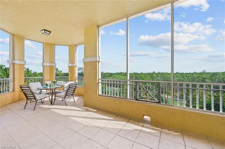 2738  Tiburon E BLVD, Naples, FL 34109