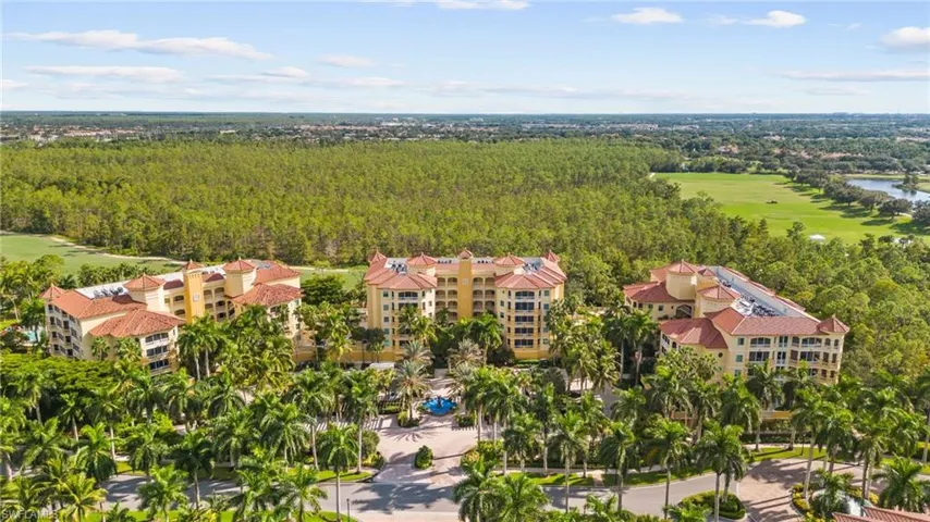 2738  Tiburon E BLVD, Naples, FL 34109