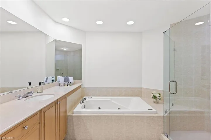 2738  Tiburon E BLVD, Naples, FL 34109