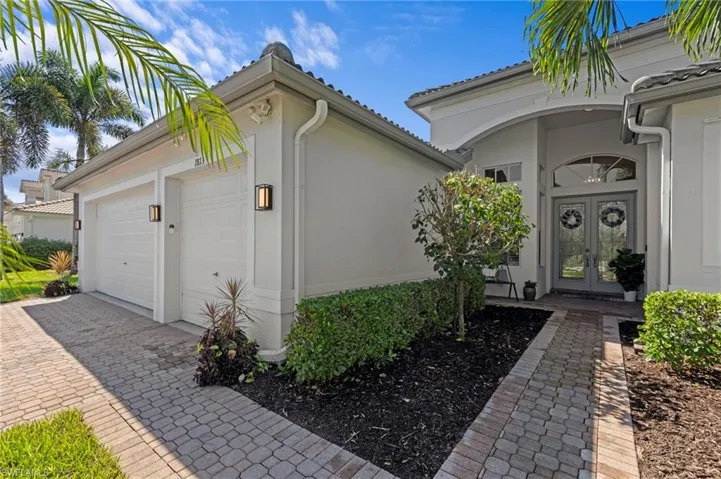 1813  Senegal Date  DR, Naples, FL 34119
